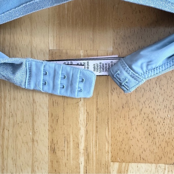 Victoria’s Secret T-Shirt Wireless Bra - Picture 9 of 11